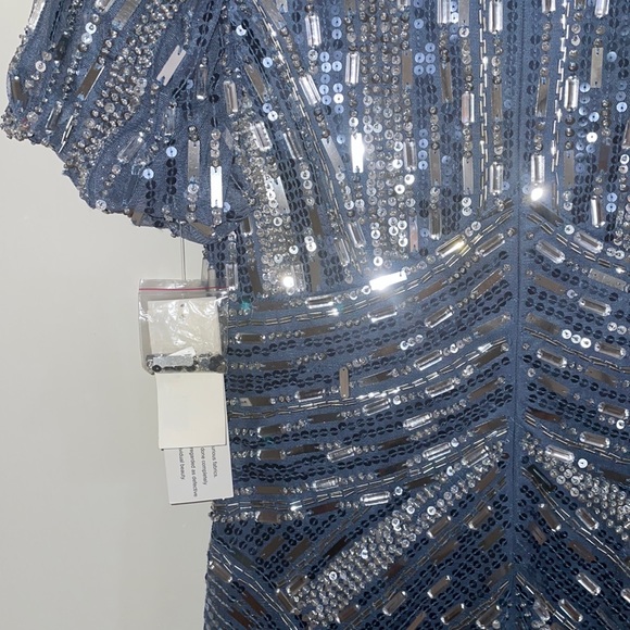 Formal Mid Dress. - Picture 5 of 6